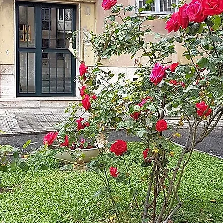 Le Tre Sorelle Garbatella Bed & Breakfast 4*